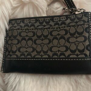 COACH . Black  and Beige Patterned Keychain Wallet